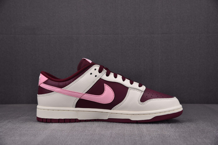 Nike Dunk Low "Valentine