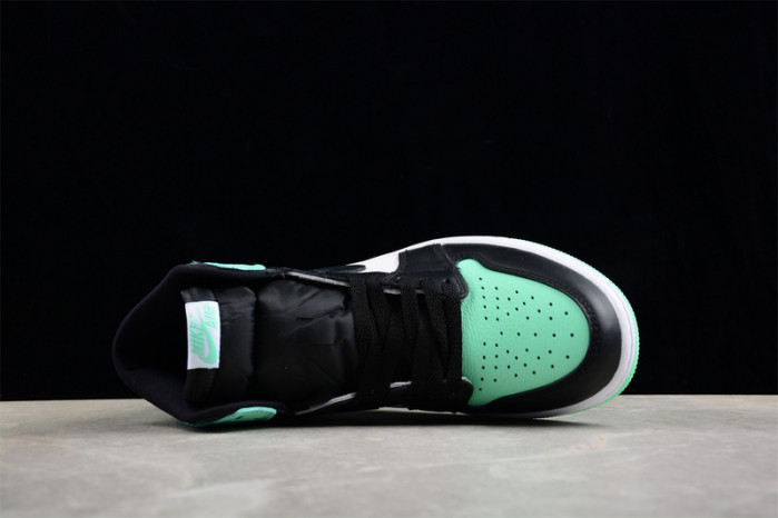 Air Jordan 1 Retro High OG “Green Glow” DZ5485-130