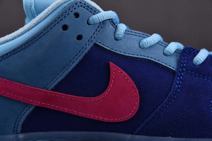 Nike SB Dunk Low Run The Jewels DO9404-400