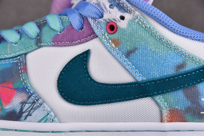 FUTURA LABORATORIES X NIKE DUNK LOW SB