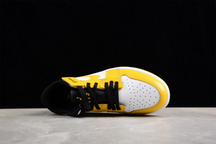 AIR JORDAN 1 LOW FLYEASE "UNIVERSITY GOLD" DM1206-107