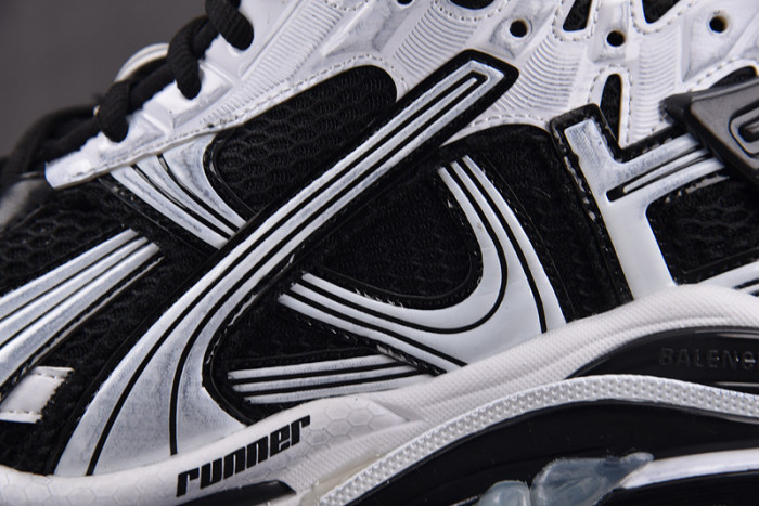 RUNNER SNEAKER RS119