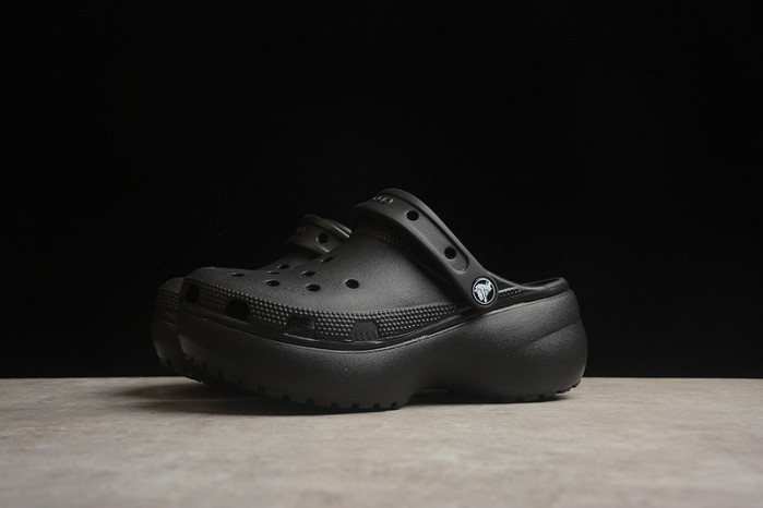 CROCS SCANDAL C00037