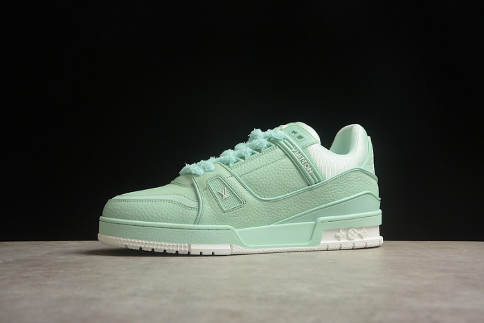 LV TRAINER SNEAKER LV-000557