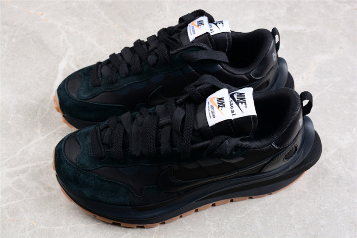 NIKE VAPORWAFFLE SACAI