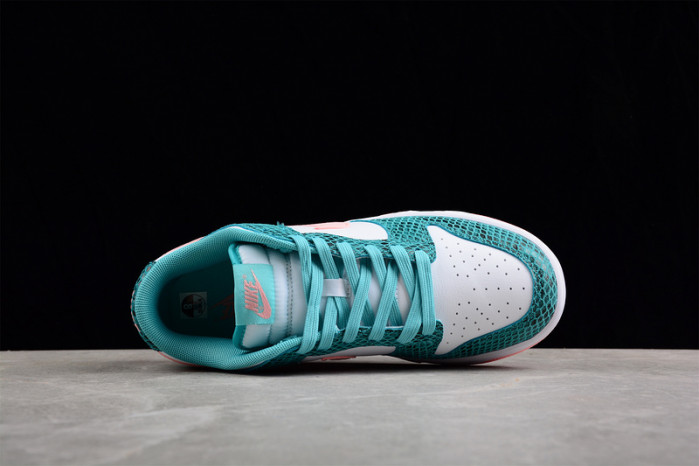Nike Dunk SB Low "Snake Skin" DR8577-300