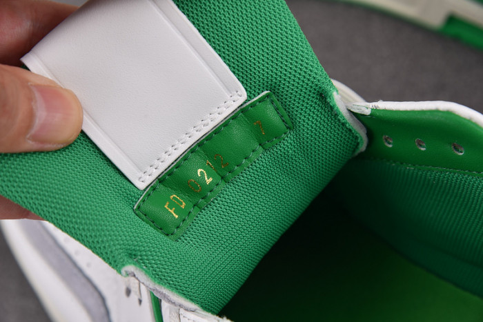 LV SNEAKER LV-000130