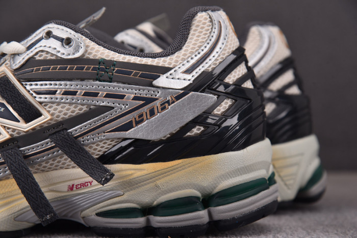NEW BALANCE 1906A