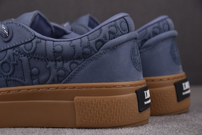 D10r b33 sneakers b330009