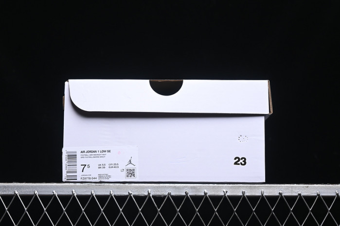 WMNS AIR JORDAN 1 LOW SE