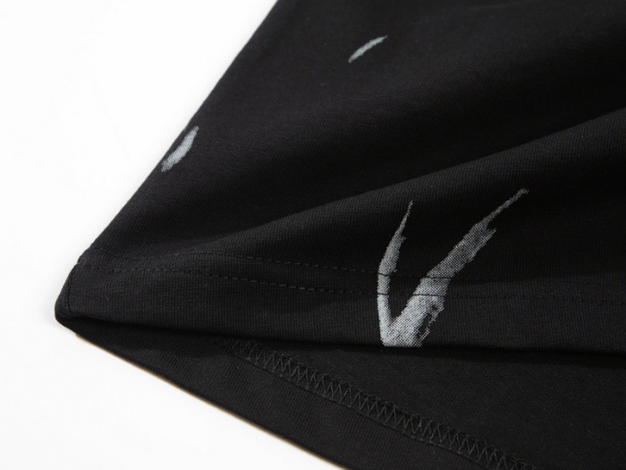 LV CLOTHES V00011