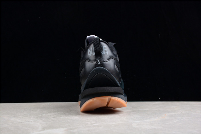 NIKE VAPORWAFFLE SACAI