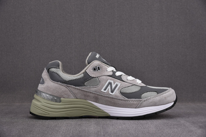 NEW BALANCE SNEAKER NB040