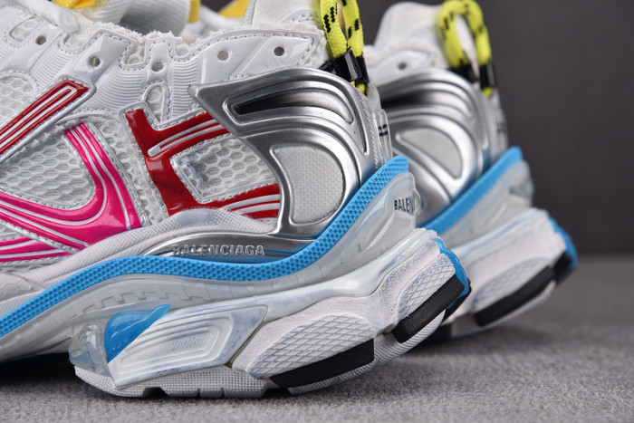 RUNNER SNEAKER RS052