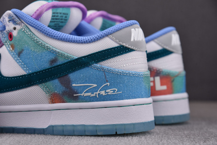 FUTURA LABORATORIES X NIKE DUNK LOW SB