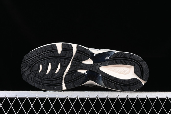 As*ic*s gel 1090v2