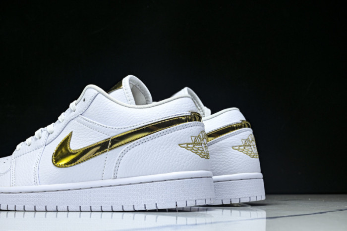 Air Jordan 1 Retro Low 