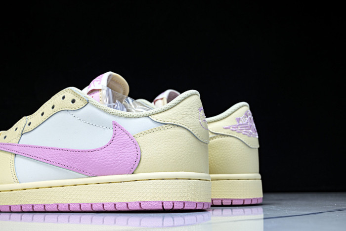 Travis Scott x Air Jordan 1 Low OG 