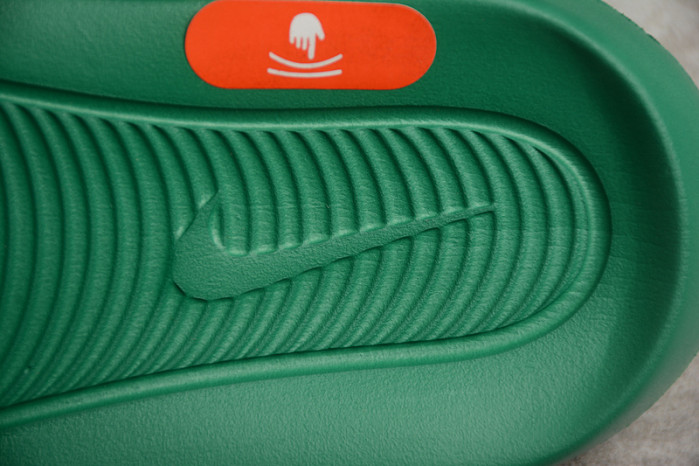 NIKE SANDALS N-026
