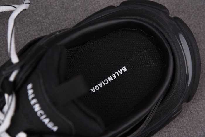 TRACK SNEAKER TS082