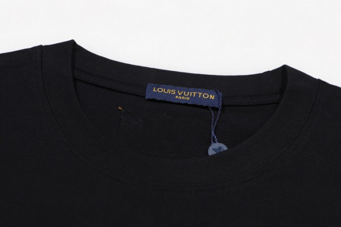 LV CLOTHES V00041