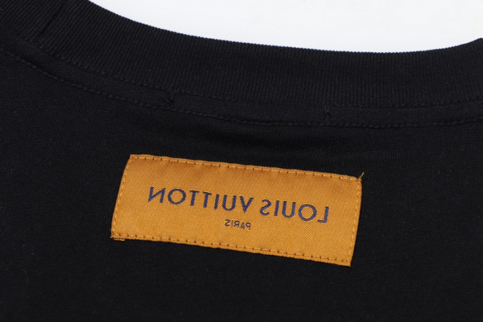 LV CLOTHES V00059