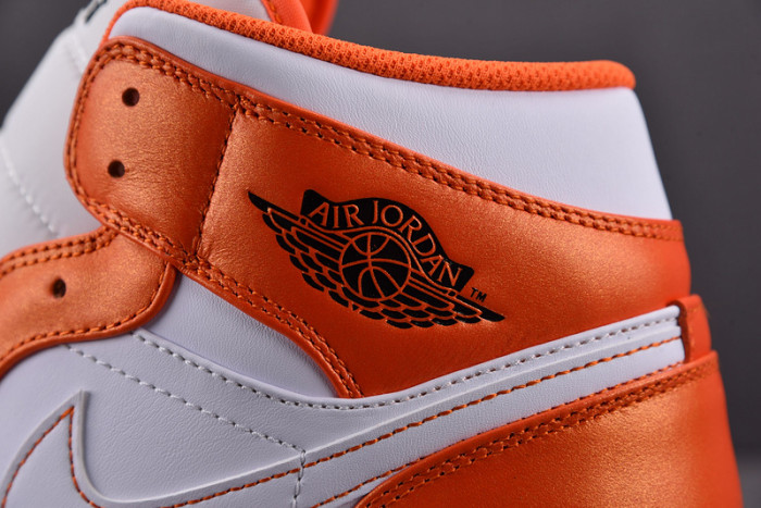 Air Jordan 1 Mid SE 
