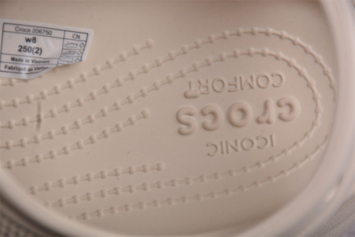 CROCS SCANDAL C00039