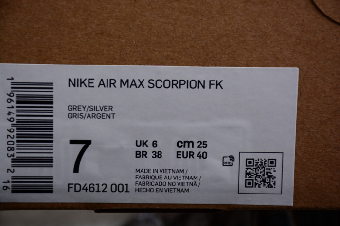 NIKE WMNS AIR MAX SCORPION FLYKNIT