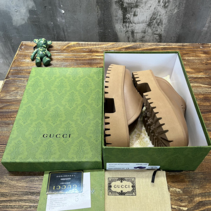 Gucc* Sandal 142