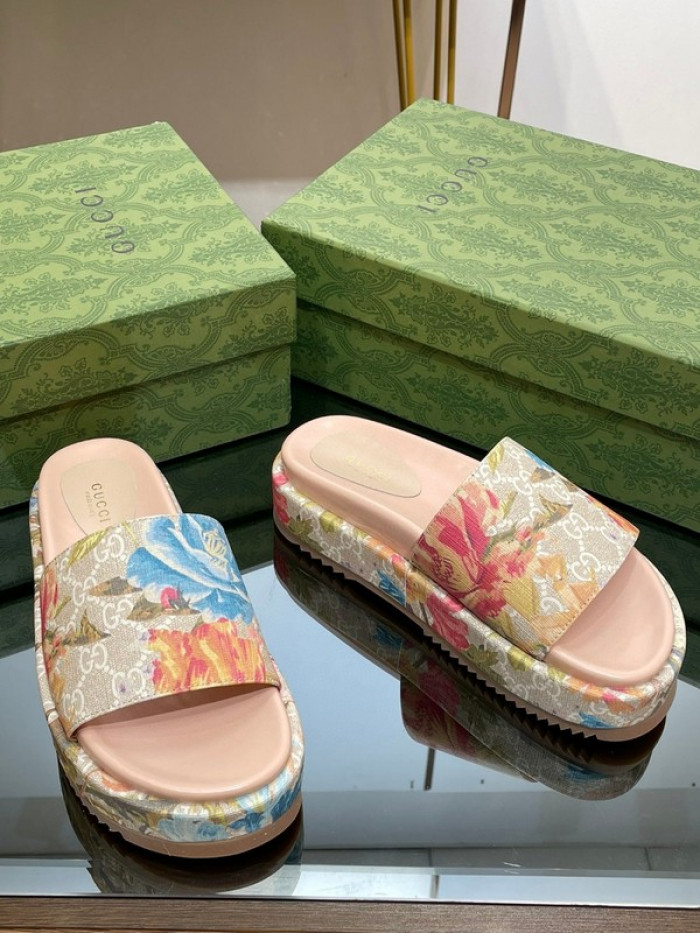 Gucc* Sandal 158