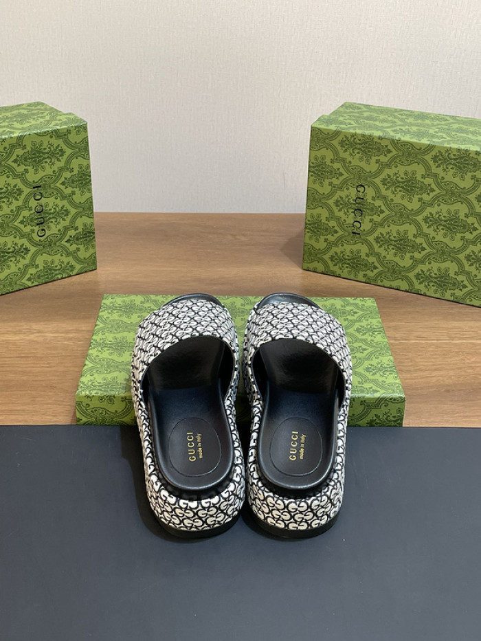 Gucc* Sandal 180