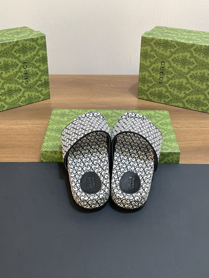 Gucc* Sandal 181