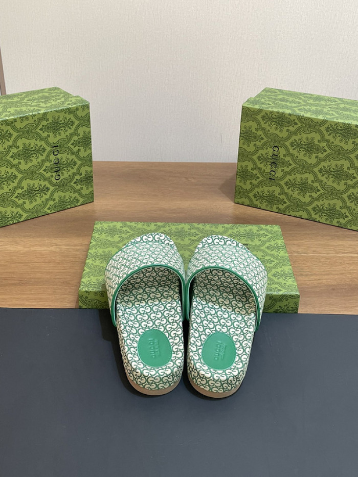Gucc* Sandal 182