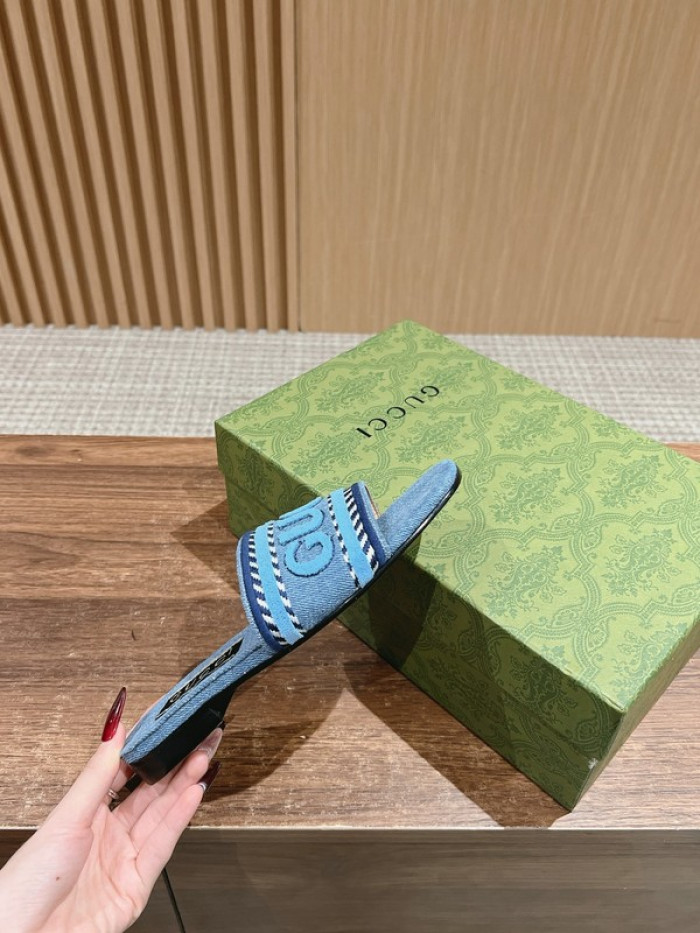 Gucc* Sandal 198
