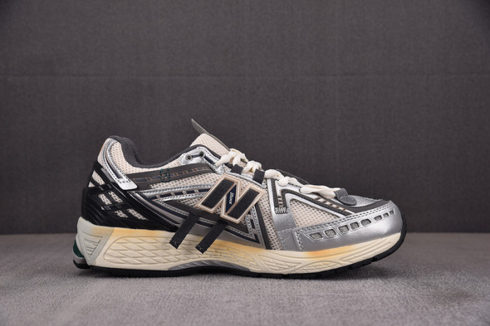 NEW BALANCE 1906A