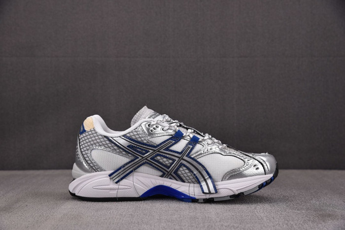 INVINCIBLE X Gel-Nimbus 10.1 