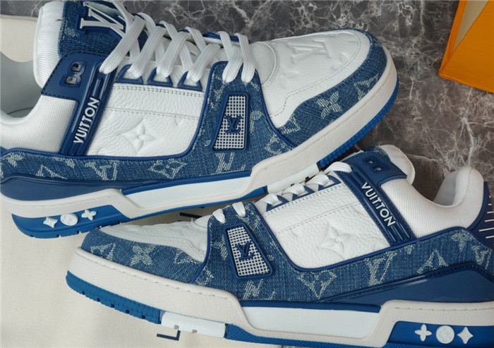LV SNEAKER LV-000272