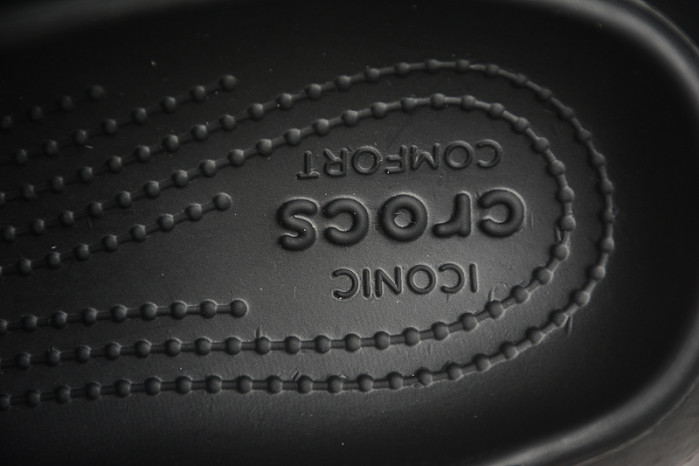 CROCS SCANDAL C00027