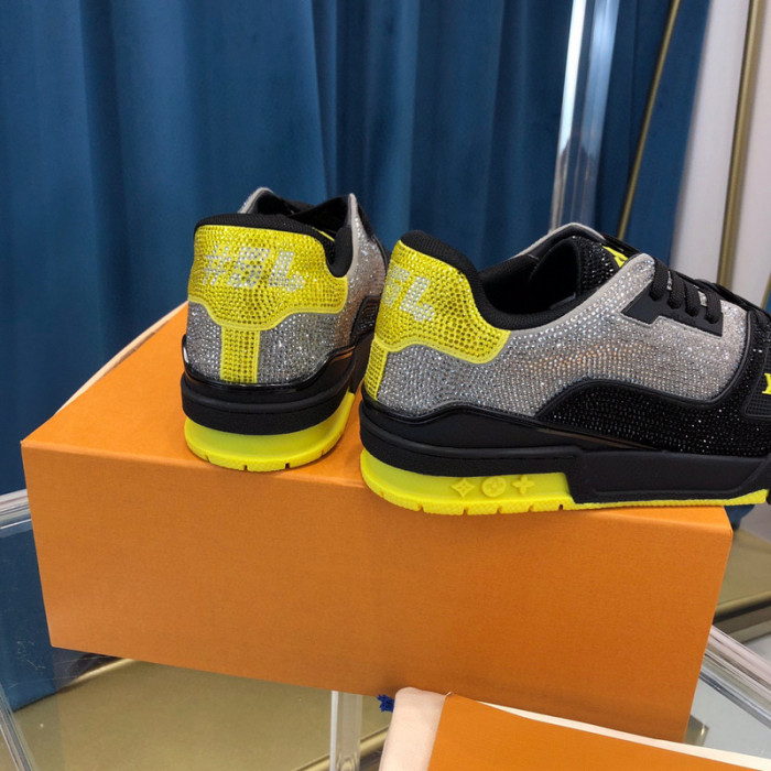 LV SNEAKER LV-000329