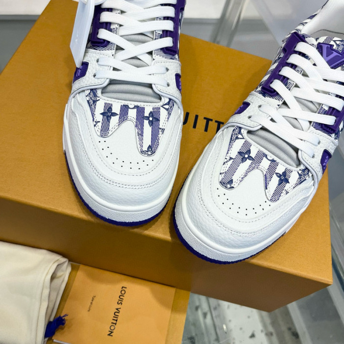 LV SNEAKER LV-000439