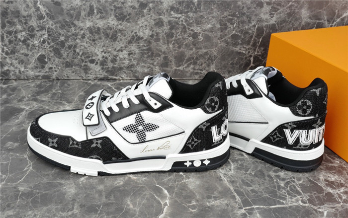 LV SNEAKER LV-000200