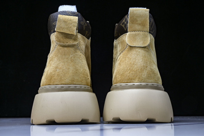 LV BOOTS L000067