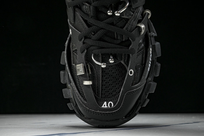 TRACK SNEAKER TS200