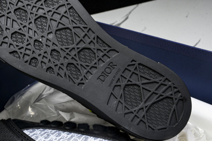 D10r b33 sneakers b330017