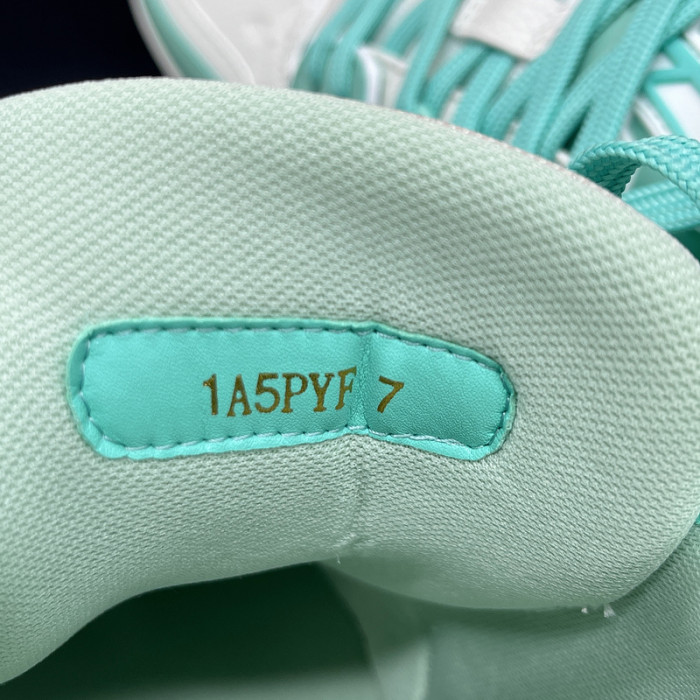 l**is V*t*n trainer sneaker lv-000038