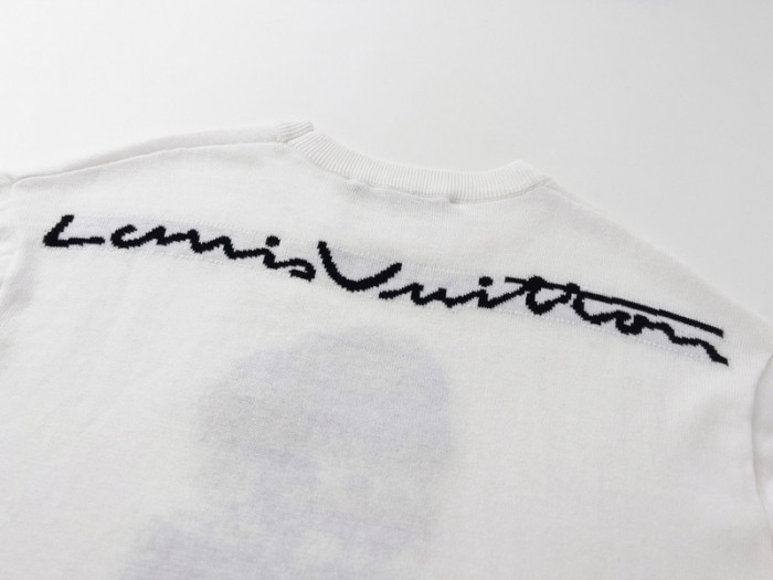 LV CLOTHES V00010
