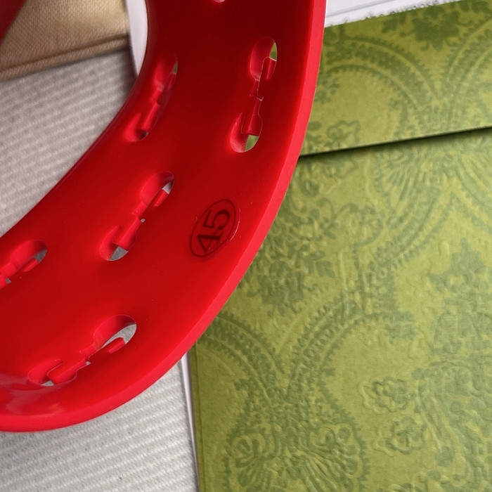 Gucc* Sandal 95