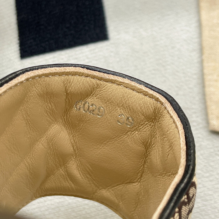 Gucc* Sandal 119