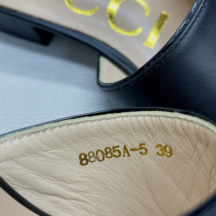 Gucc* Sandal 121